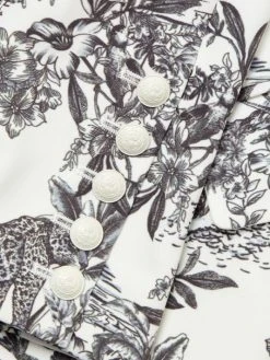 L'AGENCE Kenzie Floral Double-Breasted Blazer 6 L'AGENCE Kenzie Floral Double-Breasted Blazer -Outlet L'AGENCE Store unnamed file 1444